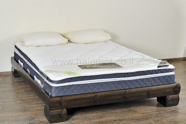 מיטה זוגית מעץ מלא דגם סקויה