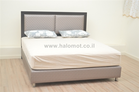 מיטה זוגית מרופדת דגם שקד