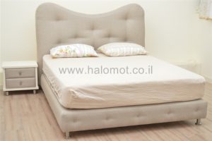 מיטה זוגית מרופדת דגם מילאנו