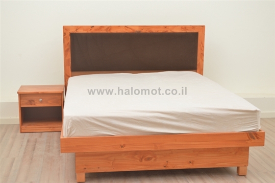 מיטה זוגית עם ארגז מצעים
