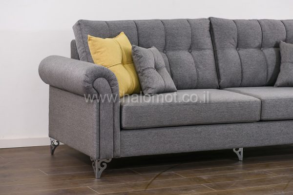 ספה תלת מושבית לסלון דגם רומא כרית תפירה ישרה רגל ניקל מעוצבת