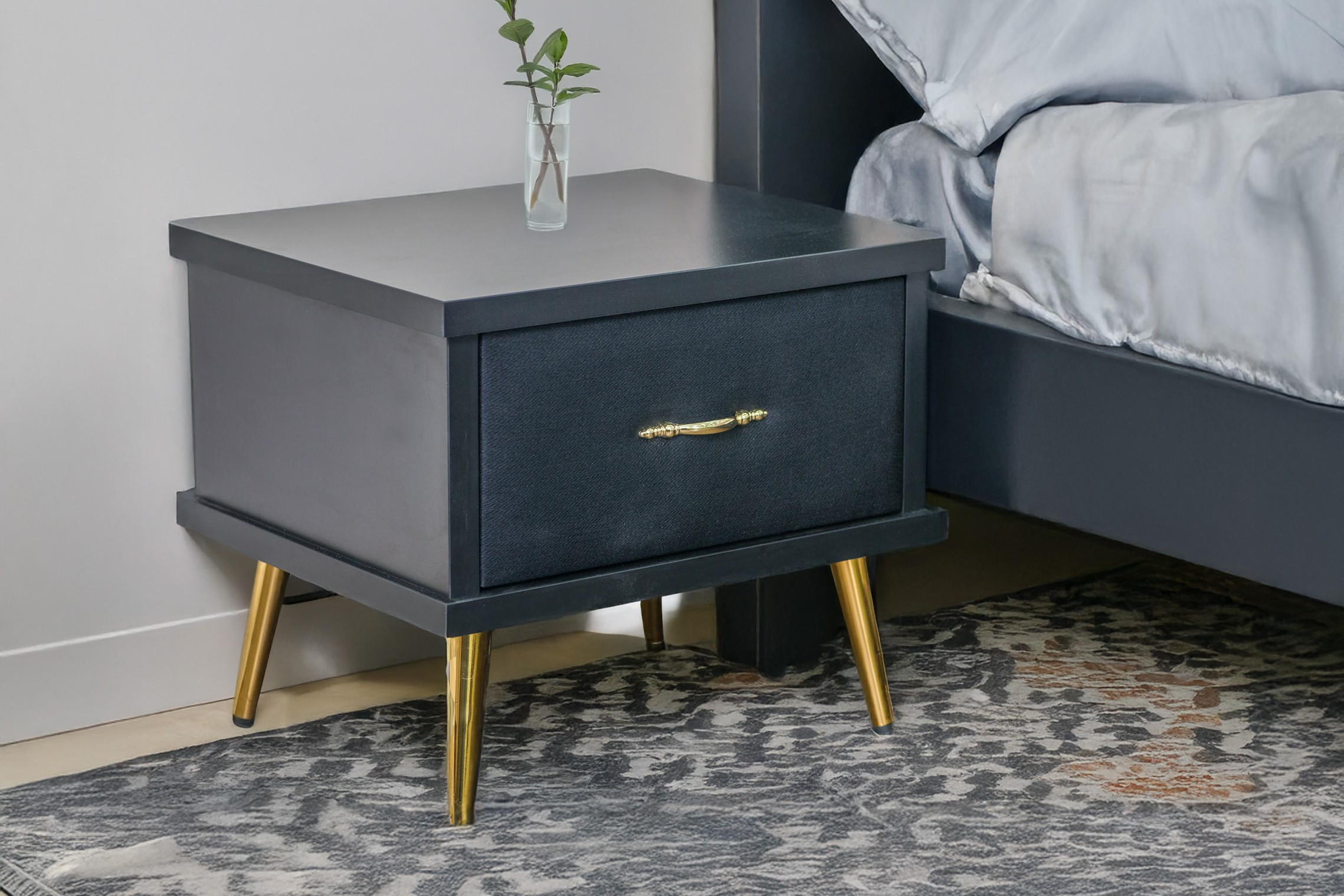 שידה לחדר שינה עם מגירה - דגם פרלין