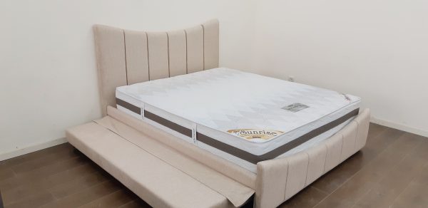 מיטה זוגית מרופדת עם מגירות ומיטה נשלפת דגם קשת